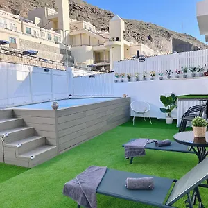 Apartamento Big Puerto Rico Streetfront With Private Saltwater Jacuzzi Pool, Bbq, Kitchen & 3 Terraces Near Shopping Center, Puerto Rico (Gran Canaria)